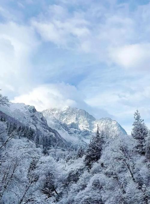 四川四姑娘山雪景美如画卷