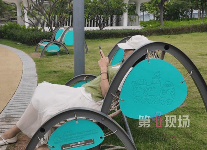 深圳公园椅子竟由外卖盒回收制成