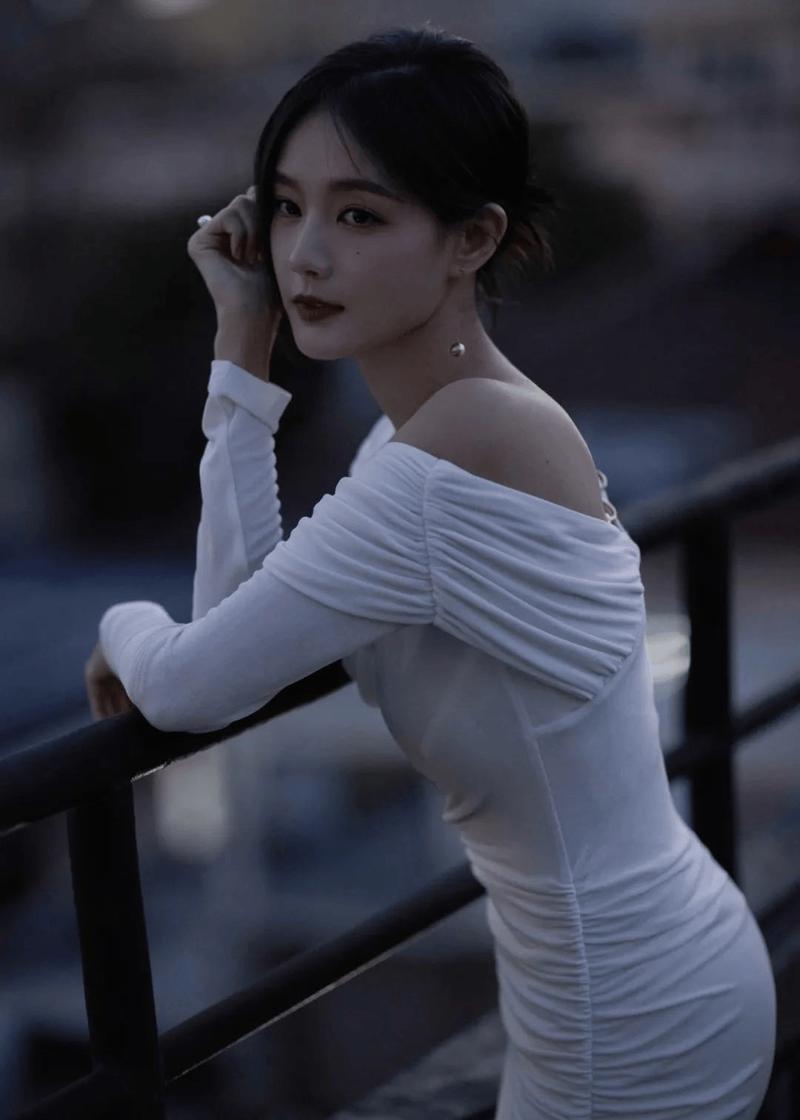 李一桐一抬手北舞毕业证藏不住了
