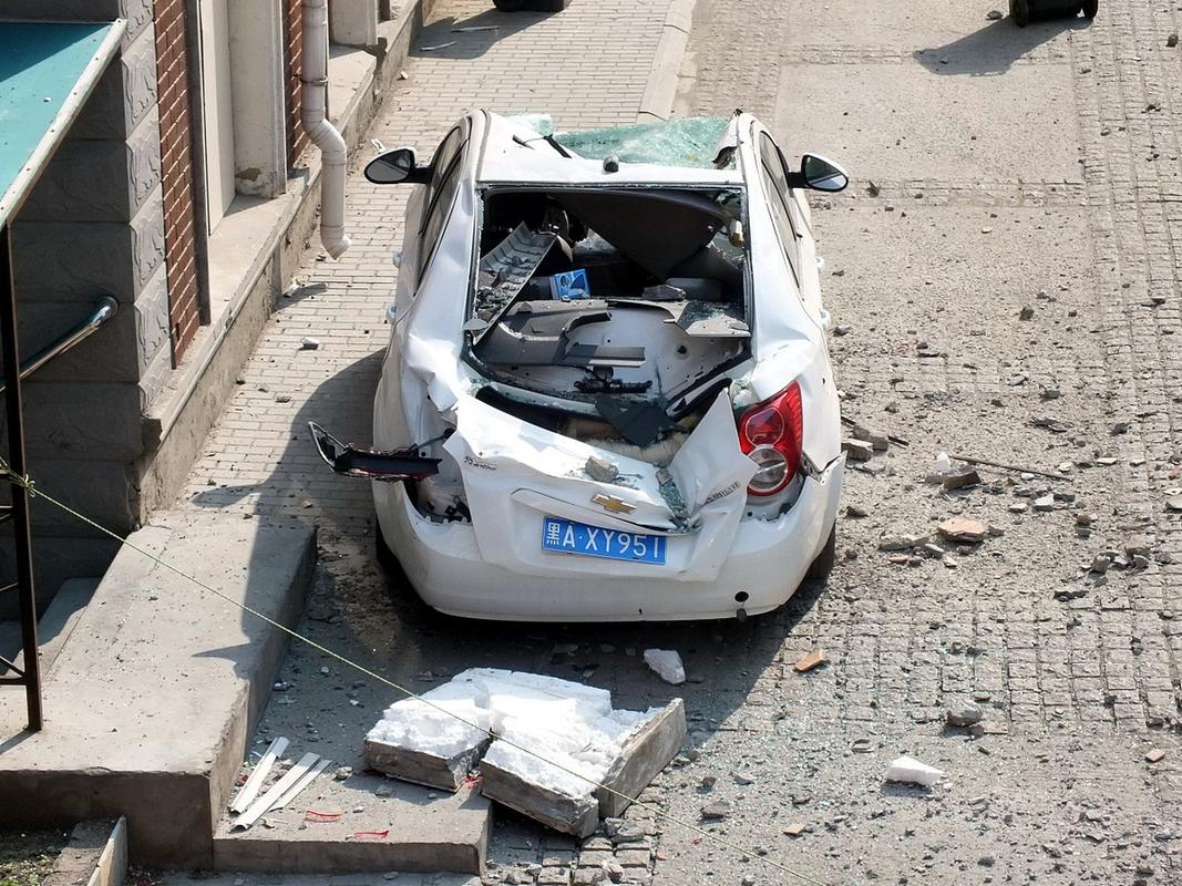江淮汽车盘中跌停 成交额超35亿元